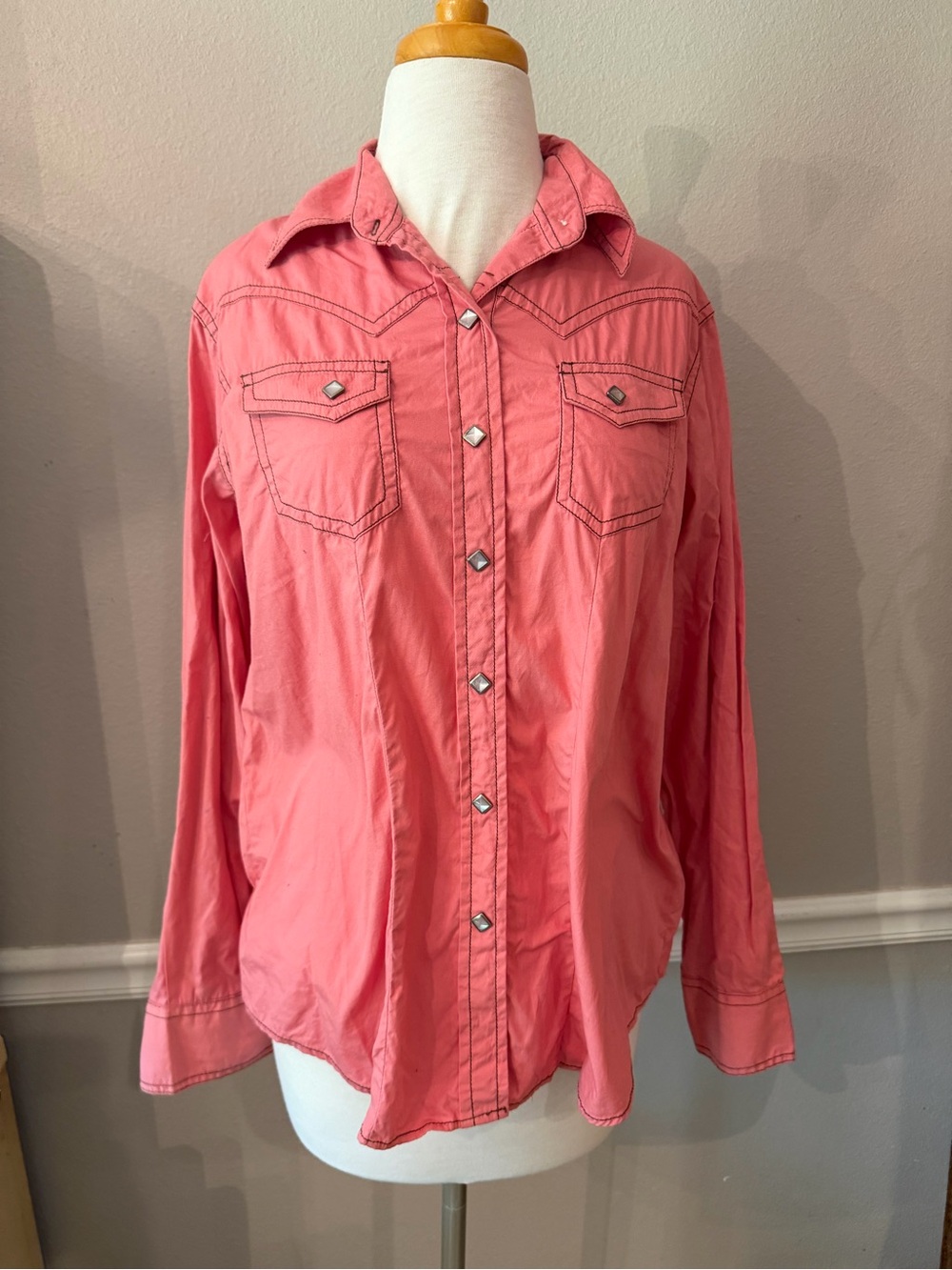 Women's Coral Pink Western Pearl Snap Shirt, Country Rodeo Cowgirl Vintage Style